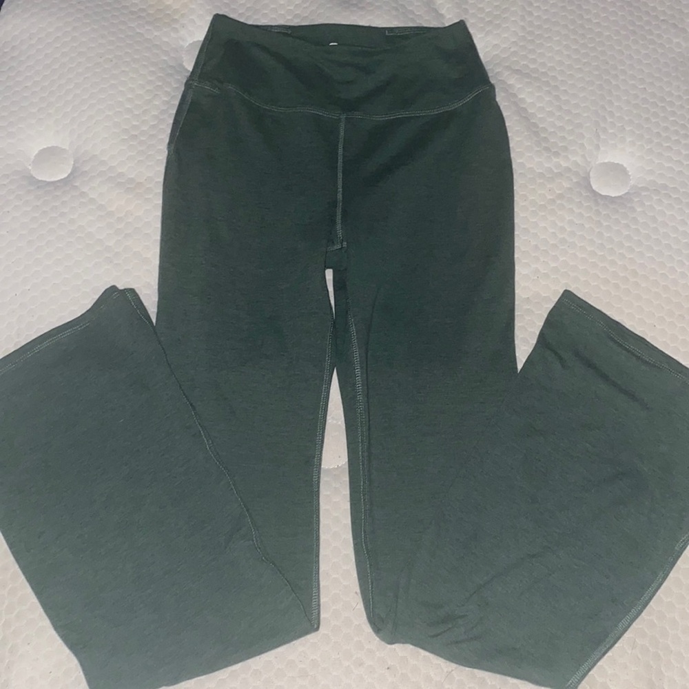 Green Etonic yoga pants 
XS
Wore a couple times